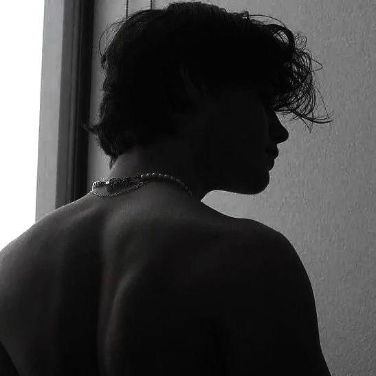 ḤØMEƝ$ Ą VØƝŦĄƊE